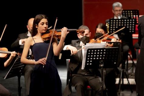 Sibel Tatar İstanbulda Cumhurbaşkanlığı Senfoni Orkestrasının konserini izledi – BRTK